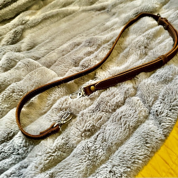 Saddleback Leather, Everyday Purse, Crossbody, Dark Coffee Brown - Picture 2 of 5